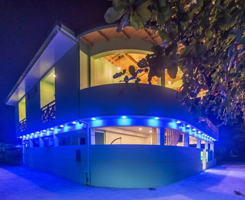 Turtle Maldives, Boek Pension Omadhoo Ari Atoll