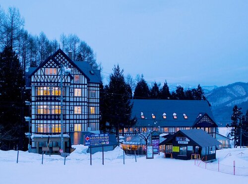Hakuba Sun Valley Hotel, Забронировать Отель Отели Горнолыжного курорта Хакуба с парковкой, Парковка