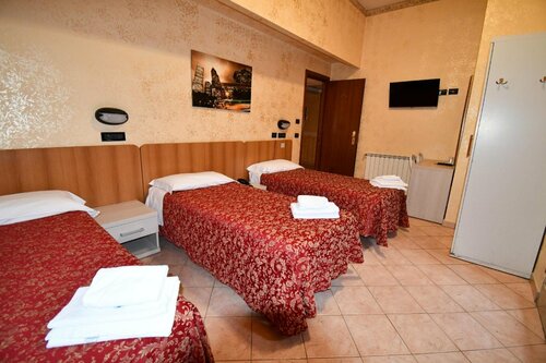 Hotel Ferrarese Roma, Book Hotel Roma Termini railway station 
