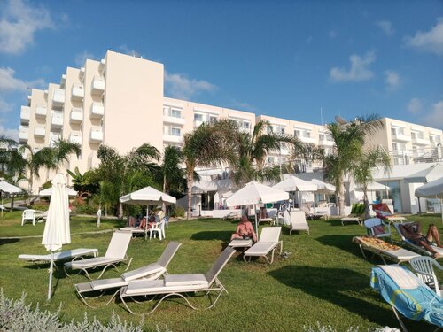 Queens Bay Hotel, Varaa Hotelli Kissonerga Paphos, lähellä Vardas Beach