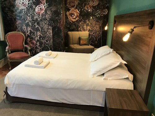 Hôtel LA MARGELLE, Забронировать Отель СПА-отели Перн-ле-Фонтен, SPA-услуги