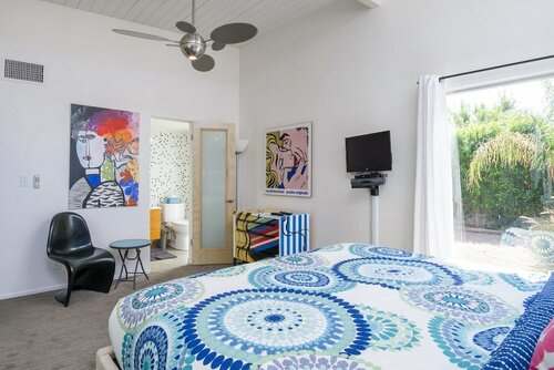 Butterfly Alexander home in Palm Springs Pool and Hot Tub by RedAwning, Забронировать Отель Отели Coachella Valley 3 звезды, 3*