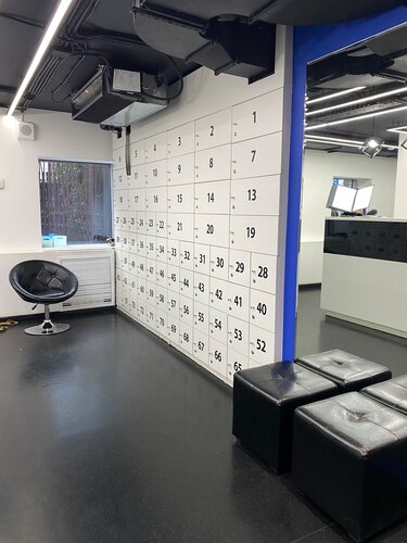 Qube Capsule Hotel, Prenota Hotel a capsule Hotel a CAO Area con parcheggio, Parcheggio