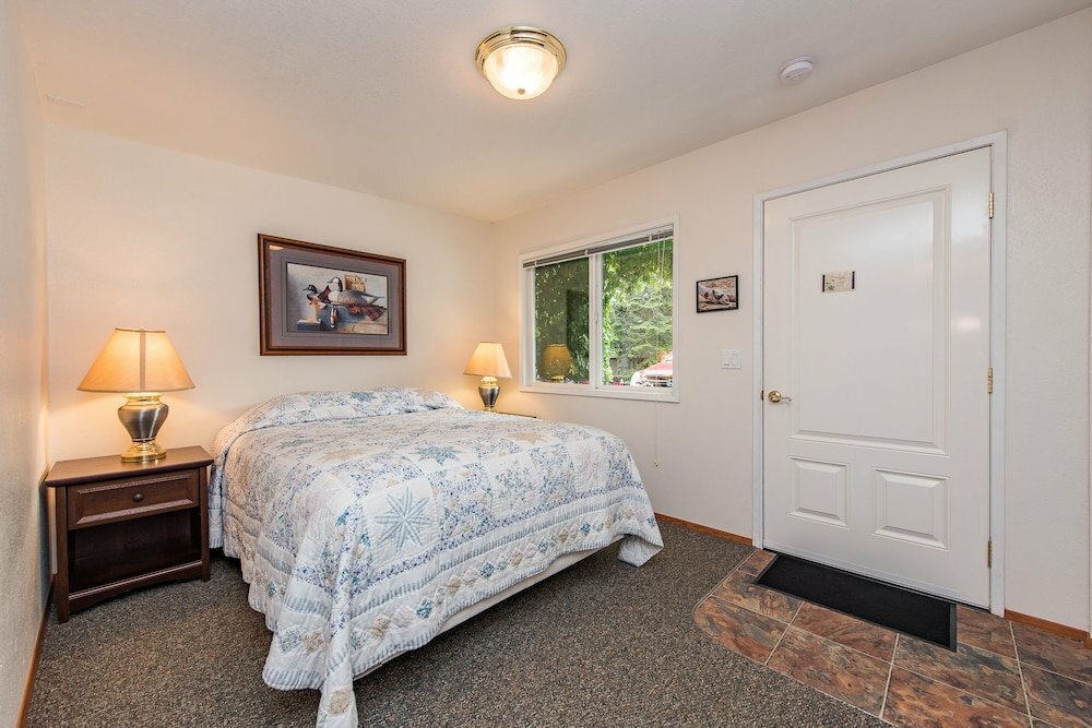 Emerald Valley Inn