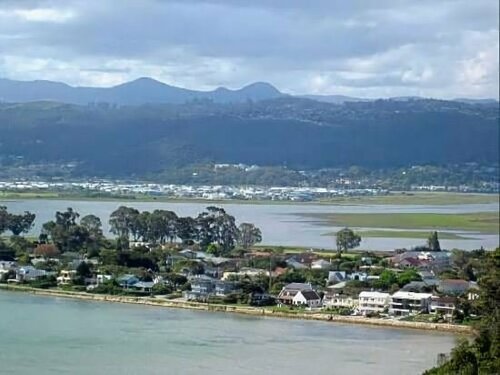 Stannards Guest Lodge 4 Star B&B, Knysna, Забронировать Гостевой дом Hunter's Home 