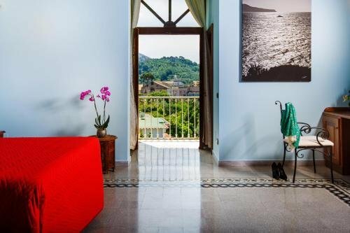 Relais Il Pennino, Забронировать Отель Отели в центре Масса-Лубренсе, в центре