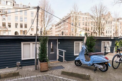 Houseboat Lady Jane Amsterdam, Забронировать Дом для отпуска Коттеджи Амстердама, Коттедж