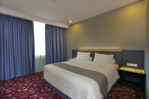 Pyramid Suites, Book Hotel Hotels in Kalimantan with Parking, Parking