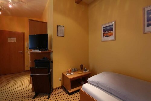 Au Ptit Max - Studios hotel, Забронировать Отель Кирхберг Люксембург