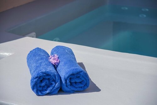 Perla Nera Suites, Забронировать Отель Отели Тиры с парковкой, рядом с Археологический музей Тиры, Парковка