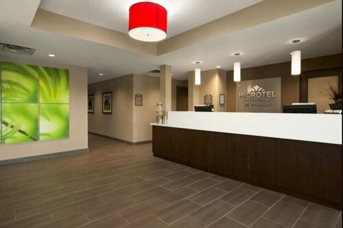 Microtel Inn and Suites by Wyndham Weyburn, Varaa Hotelli Saskatchewan hotellit, joissa on uima-allas, Uima-allas