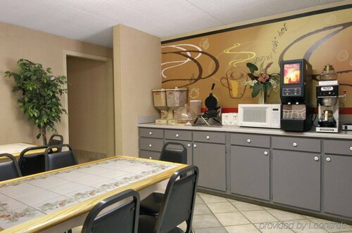 Motel 6-Gatlinburg, TN - Smoky Mountains, Забронировать Мотель Гатлинберг Great Smoky Mountains National Park, рядом с Спейс-Нидл