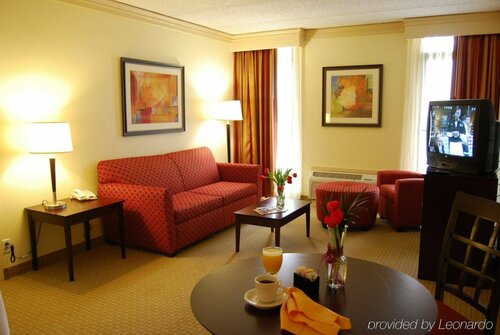 Fairfield Inn & Suites by Marriott Dallas Love Field, Забронировать Отель Даллас Dallas - Fort Worth Metropolitan Area