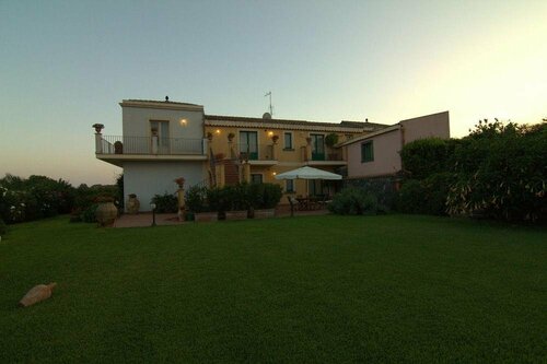 Torre Archirafi Resort, Rezervați Stațiune Riposto Etna