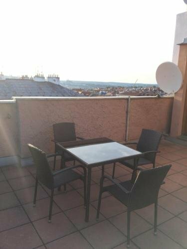 Penthouse Apartment in Vinohrady, Забронировать Апартаменты/квартира Отели Праги 02 с парковкой, Парковка