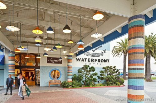 Waterfront Hotel, part of JdV by Hyatt (12381), Забронировать Отель Отели Окленда с бассейном, рядом с Yoshi's, Бассейн