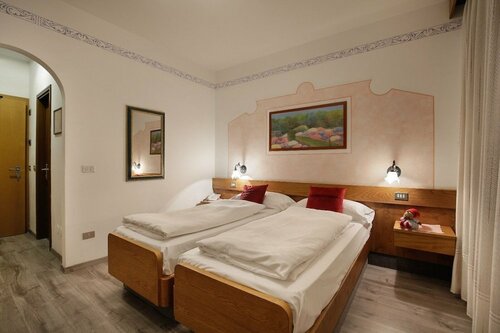 Hotel Azola, Забронировать Отель СПА-отели Канацеи, SPA-услуги