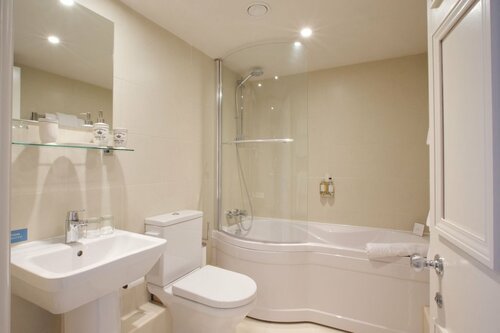 Halcyon Apartments, Забронировать Апартаменты/квартира Отели Бата с завтраком, рядом с Bath Central Library, Завтраки