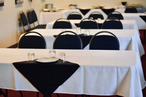 Holiday Inn Victoria - Elk Lake, an IHG Hotel, Reserva ahora Hotel Victoria South Vancouver Island