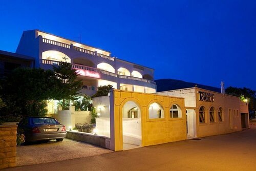 Villa Daniela, Забронировать Вилла Бол Брач, рядом с Пляж Рачич