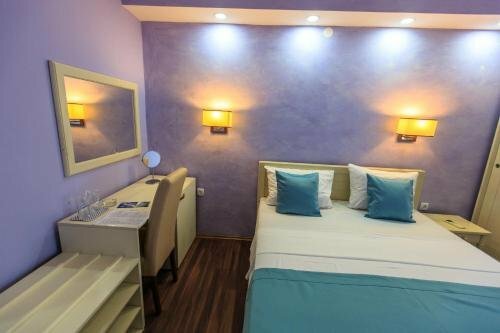 Hotel Sirena Marta, Book Hotel Sutomore Bar County