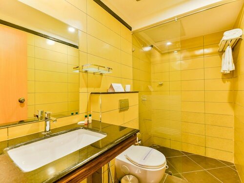 Capital O 22459 Edasserys Kalamassery Tourist Home, Rezerwuj Hotel Elūr Nowe Delhi