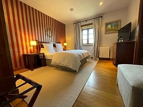 Rectoral de Cines, Reserva ahora Hotel Oza-Cesuras Galicia