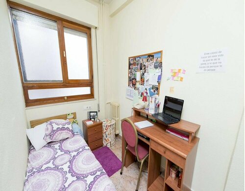 Ensuite Rooms for Women Only - LEON, Забронировать Отель Леон Кастилия и Леон, рядом с Музей современного искусства