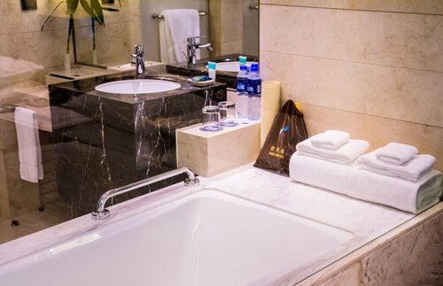 Wyndham Garden Yuhuan Downtown, Забронировать Отель Отели Юйхуань с парковкой, Парковка