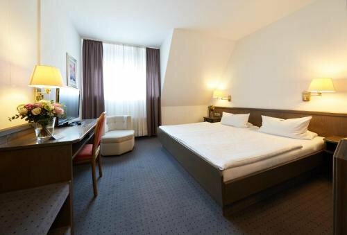 Hotel Restaurant Ikaros, Забронировать Отель Отели Teutoburg Forest 3 звезды, 3*
