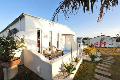 Kenting Location Hotel - Beautiful Realm, Varaa Hotelli Pingtung County hotellit, joissa on uima-allas, Uima-allas