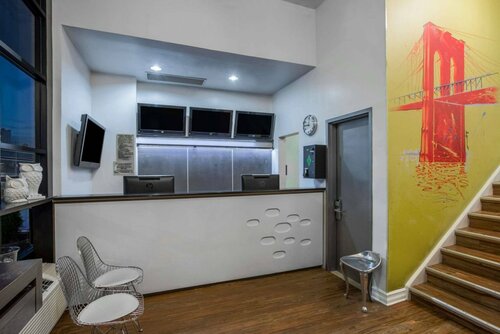 Super 8 by Wyndham Brooklyn Williamsburg, Book Hotel New York City 