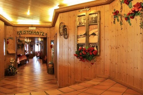 HOTEL SPORTING, Забронировать Отель Отели Брей-Червиния с завтраком, рядом с Лыжный подъемник Червиния, Завтраки