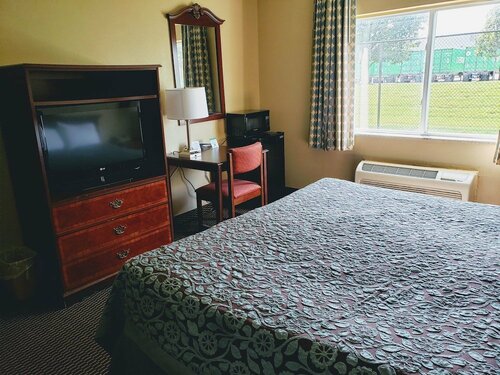 Days Inn & Suites by Wyndham Morris/I-80, Book Hotel Morris Illinois