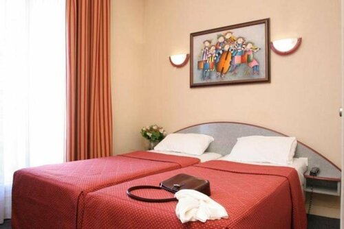 Nouvel Hôtel Eiffel, Забронировать Отель Отели Парижа с парковкой, рядом с Сен-Франсуа-Ксавье, Парковка