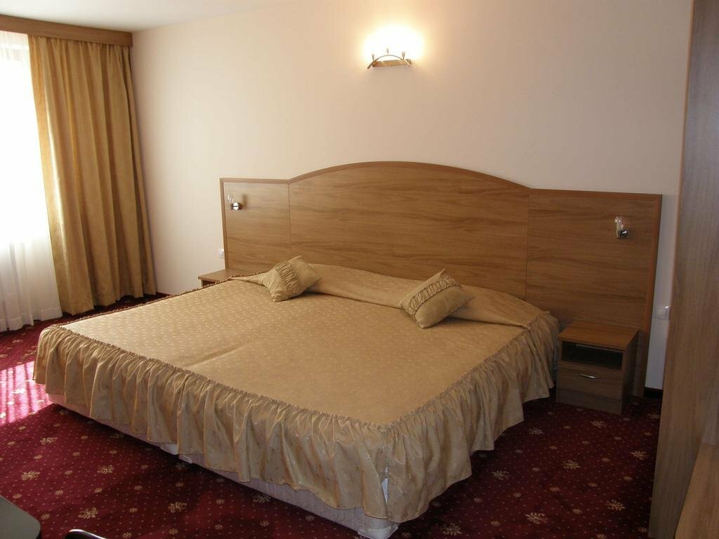 Center Hotel & Restaurant