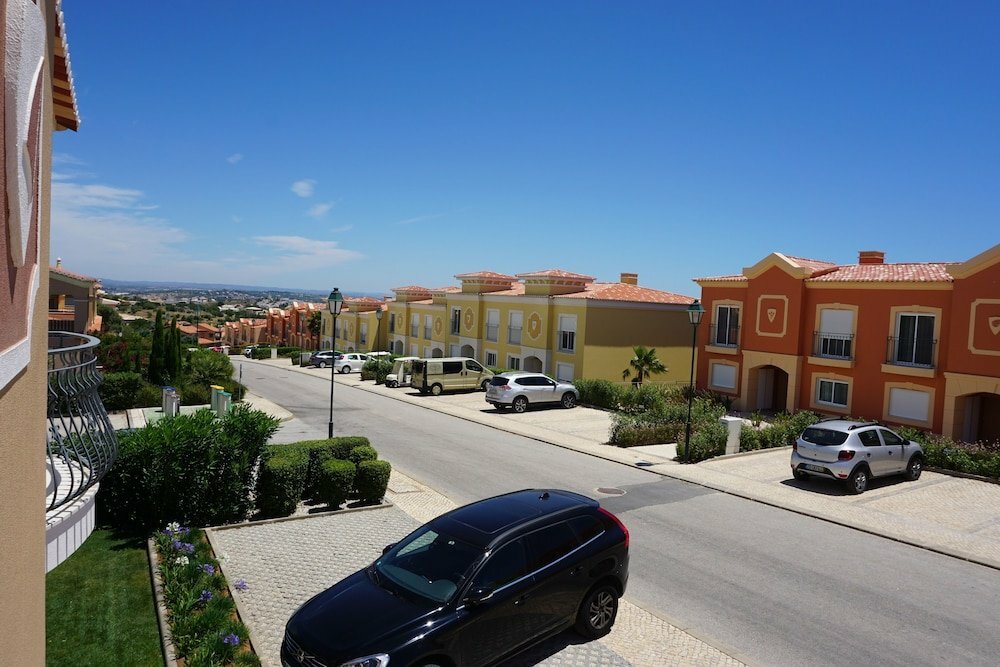 Bela Colina Holidays