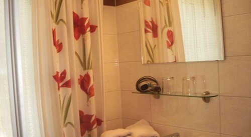 B&B Elfi, Забронировать Отель Леопольдскрон-Моос Окрестности Зальцбурга