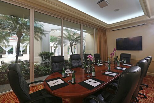 InterContinental San Salvador-Metrocentro Mall by IHG, Забронировать Отель Сан-Сальвадор San Salvador Department