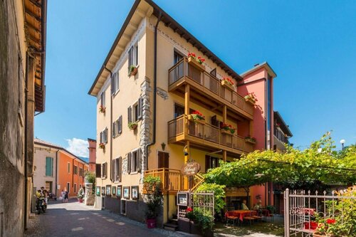 Hotel Dolomiti, Забронировать Отель Мальчезине Garda Veneto