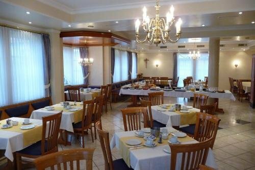 Hotel Bachwiesen, Varaa Hotelli Langensendelbach 