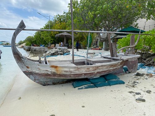 Crown Beach Hotel Maldives, Varaa Hotelli Southern Atolls hotellit, joissa on aamiainen, Aamiainen
