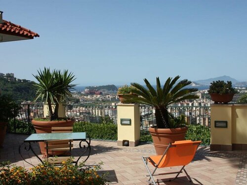 Vacation Home Agrumeto Flegreo, Забронировать Отель Отели Фьера-Фуоригротта с парковкой, Парковка