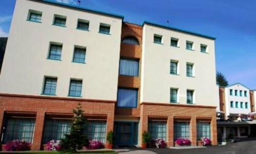 Hotel Sole, Забронировать Отель Мале Валь-ди-Соле