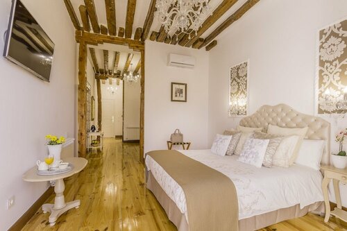 Oriente Palace Apartments, Забронировать Апартаменты/квартира Отели Мадрида с парковкой, рядом с Опера, Парковка