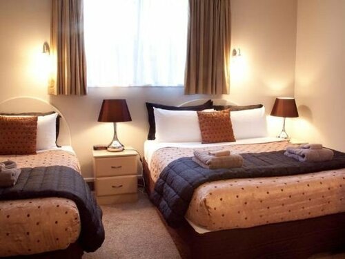 Strathern Motor Lodge, Забронировать Мини-отель Отели Крайстчёрч с парковкой, Парковка