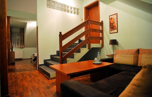 Hotel Złote Dęby, Book Hotel Hoteller i Masovia med parkering, Parkering
