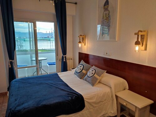 Hostal Lucy, Book Hostel / Vandrerhjem Billige hoteller i Cantabria Coast
