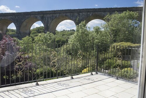 The Grange Guesthouse, Cefn-Coed, Varaa Hotelli Merthyr Tydfil 