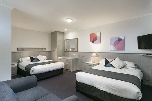 Comfort Inn Glenelg, Забронировать Отель Отели Гленелг 4 звезды, рядом с Джетти-роуд, 4*